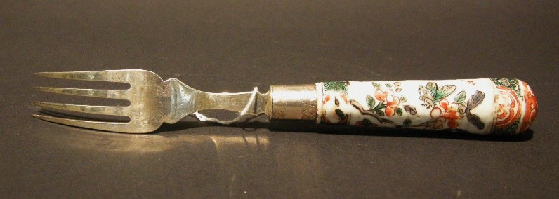 Fork in Famille verte porcelain